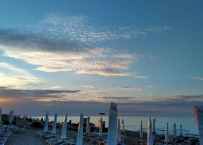 Se009 - Senigallia, Trilocale Sul Mare Con Inclusa *